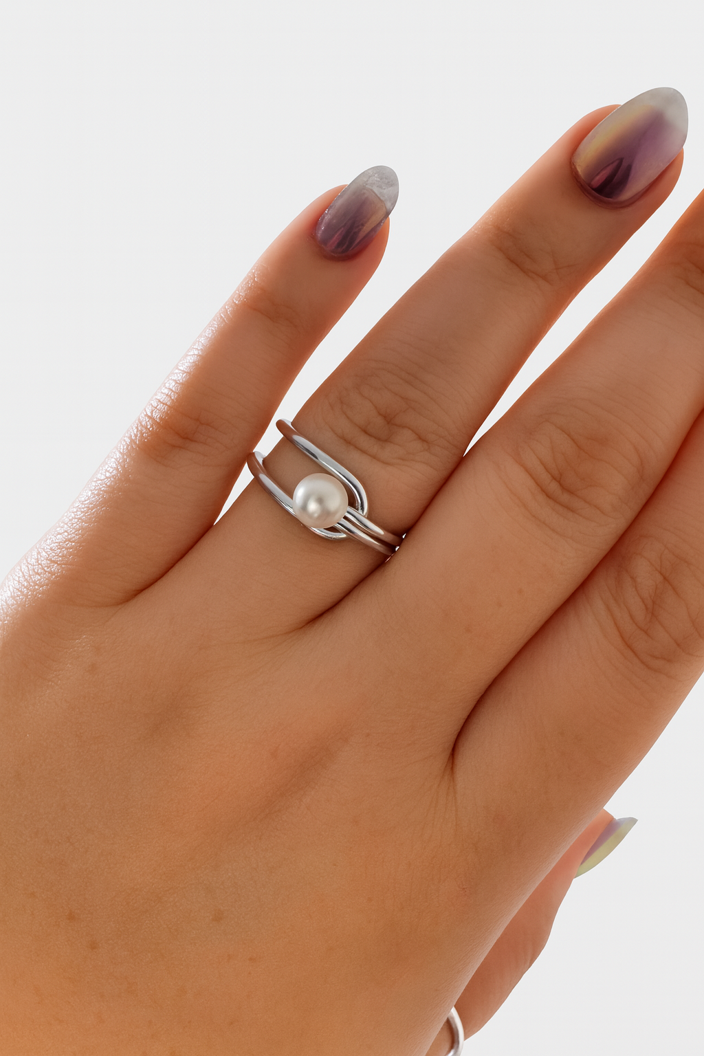 The Sculpted Pearl Ring