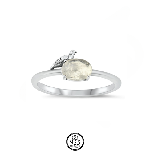 Sterling Silver Golondrina in a Moonstone Ring