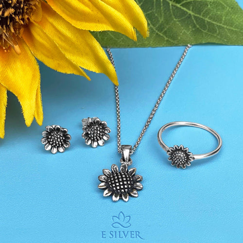 Sterling Silver Dainty Sunflower Ring
