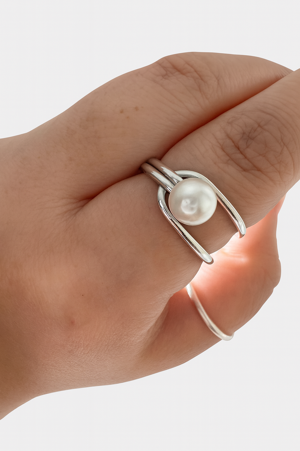 The Sculpted Pearl Ring