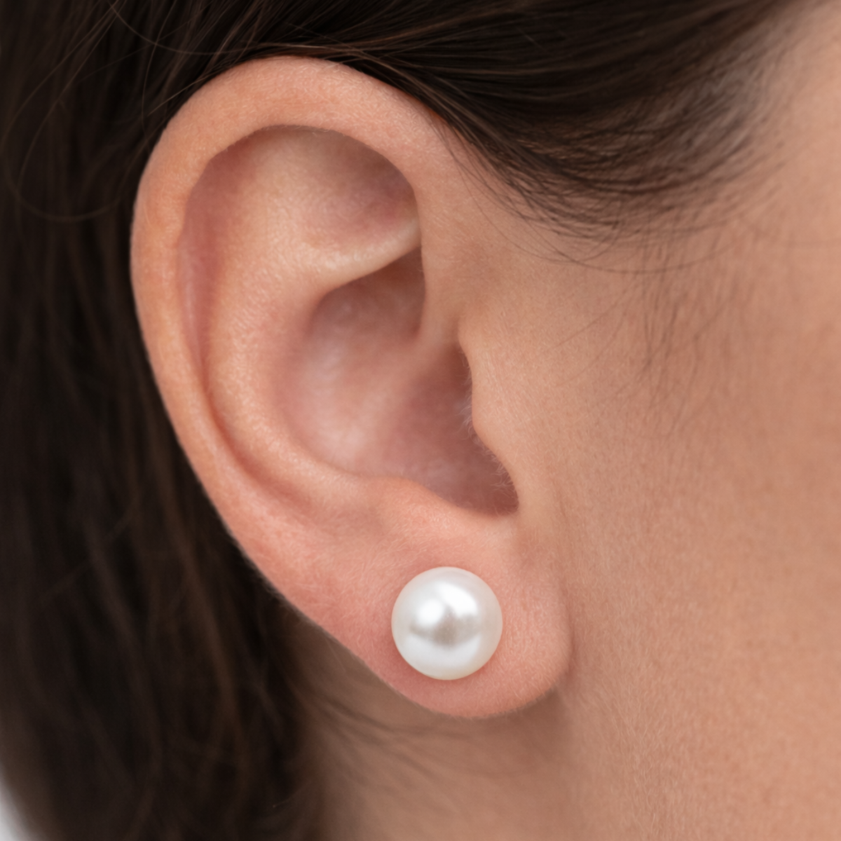 The Classic Pearl Earrings